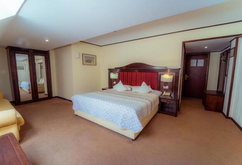 סוויטת ג'וניור, Perla