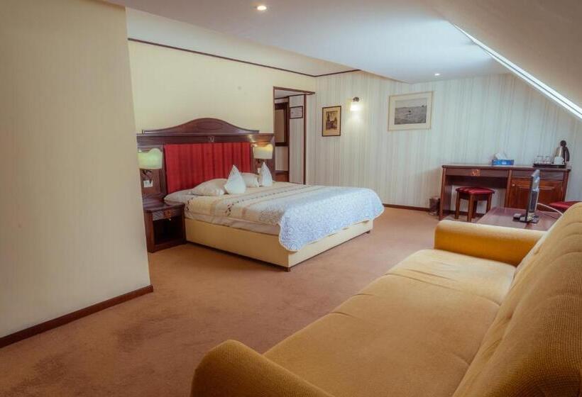 סוויטת ג'וניור, Perla