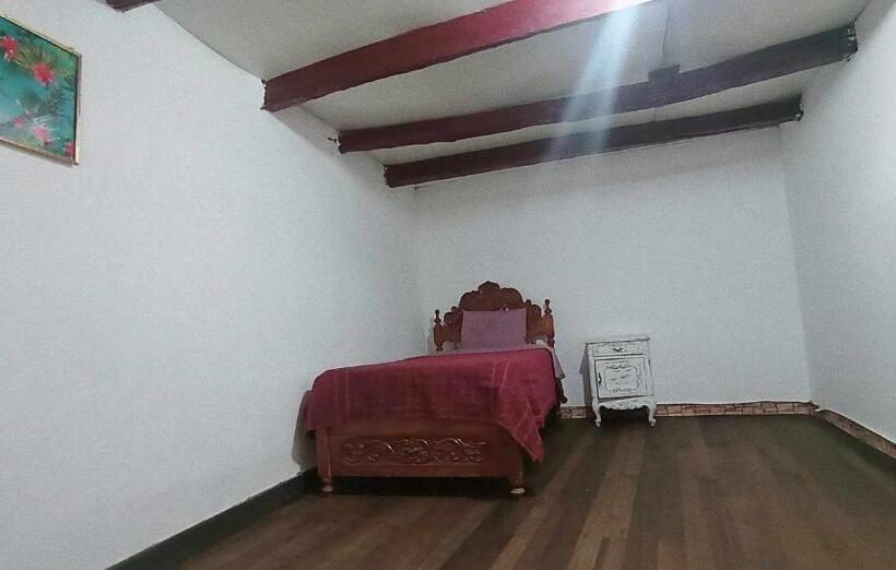 اتاق اکونومی یک تخته, Killa Wasi B&b