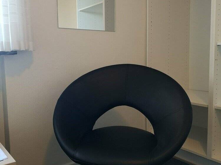 חדר סטנדרד יחיד חדר אמבטיה משותף, Koncept