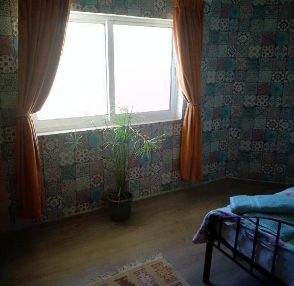 اتاق استاندارد سه نفره, The Little B&b On The Hill