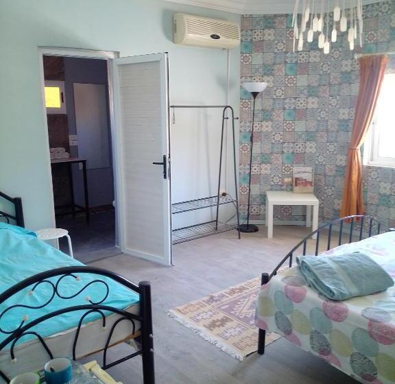 اتاق استاندارد سه نفره, The Little B&b On The Hill