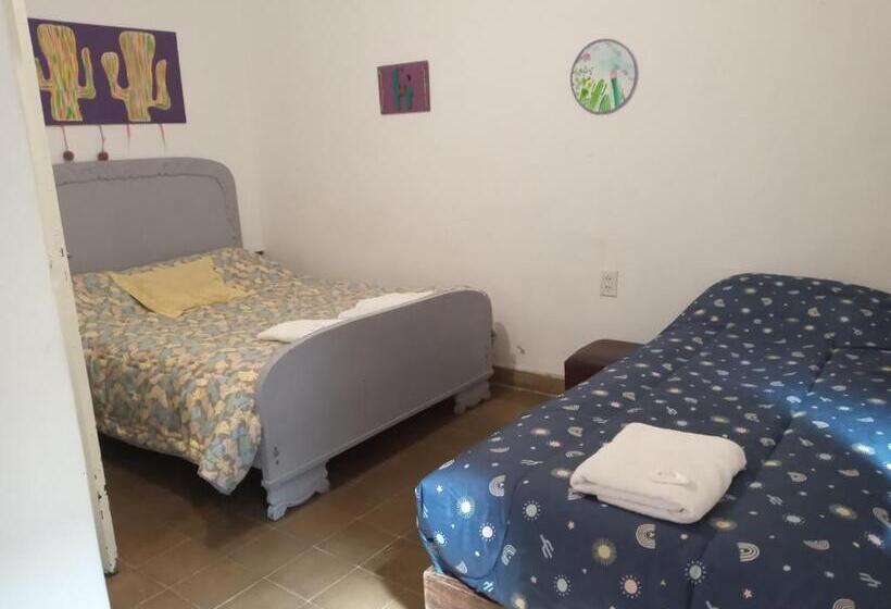 اتاق استاندارد سه نفره, Hospedaje Los Cardones