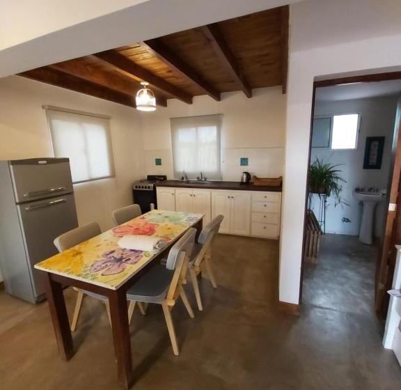 Chalet, Hospedaje Los Cardones