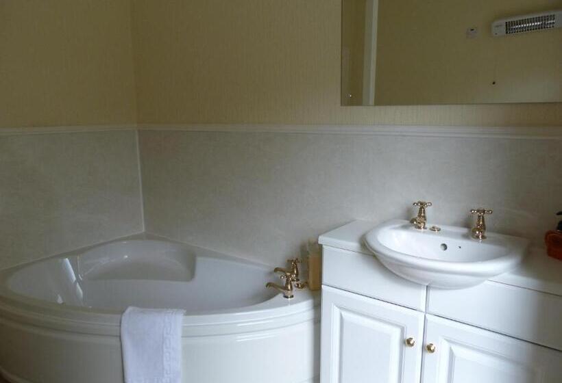 Номер Базовый Совметсный Санузел, Kilmichael House