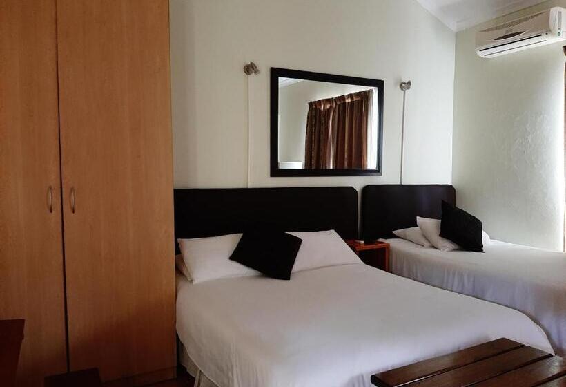 Семейный Номер, Zebra Guesthouse