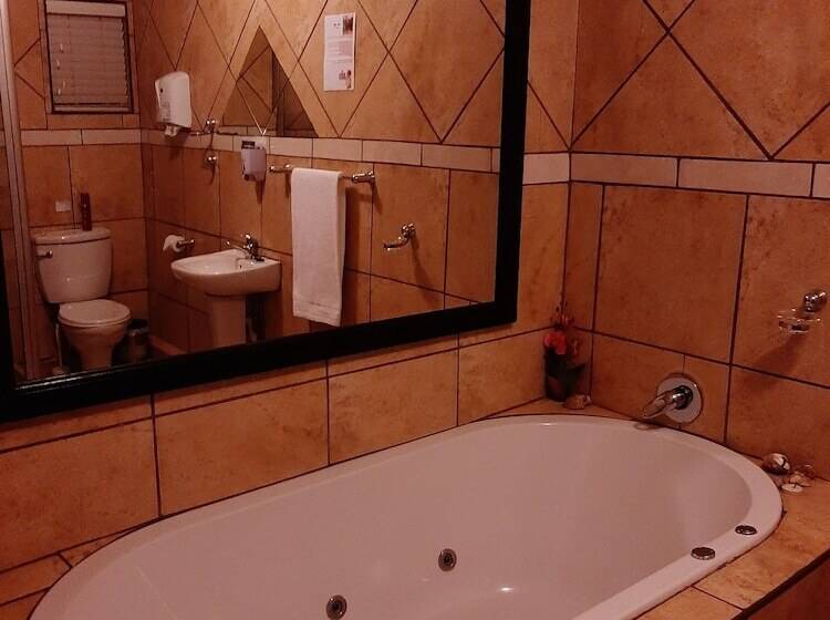 Семейный Номер, Zebra Guesthouse