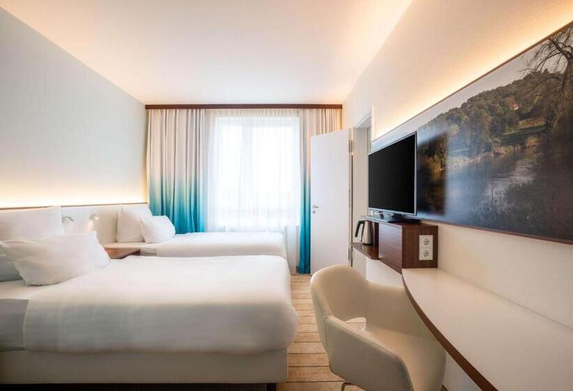 اتاق خانوادگی, Hey Lou Hotel Frankfurt Airport