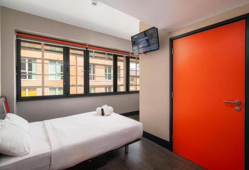 장애인을 위한 스탠다드 룸, Easyhotel Birmingham
