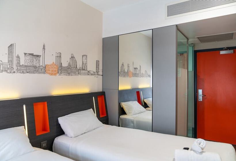 スタンダードルーム, Easyhotel Birmingham