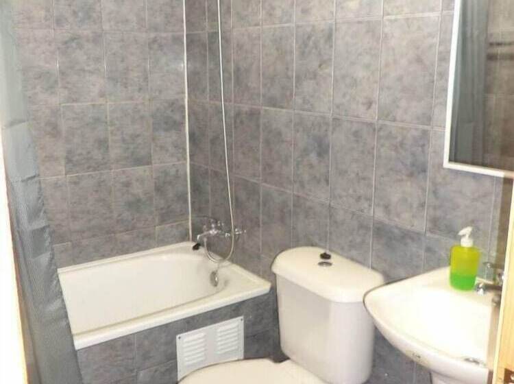 اتاق استاندارد سه نفره, Hostal Lagunitas