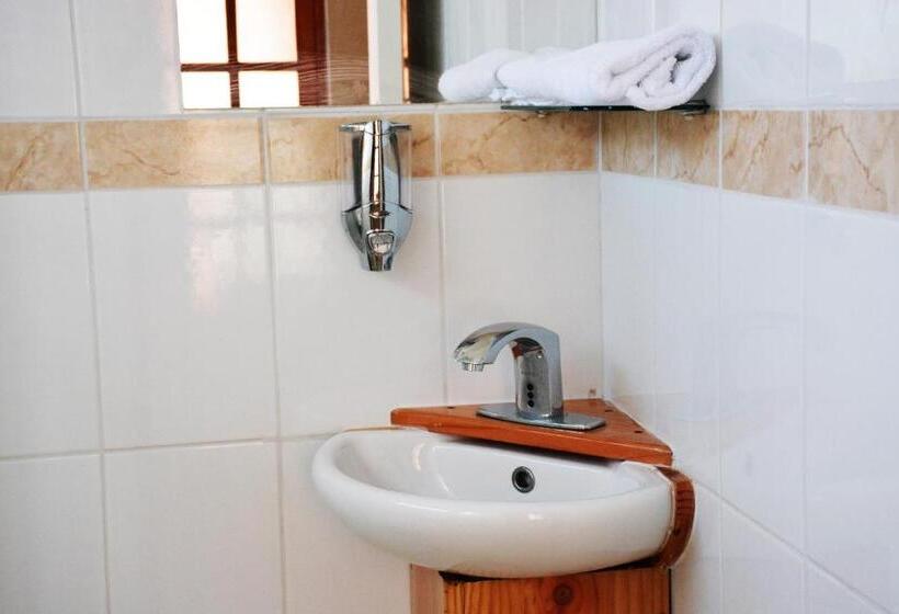 ルームシェアのワンベッド, Hostal Valle Mistral