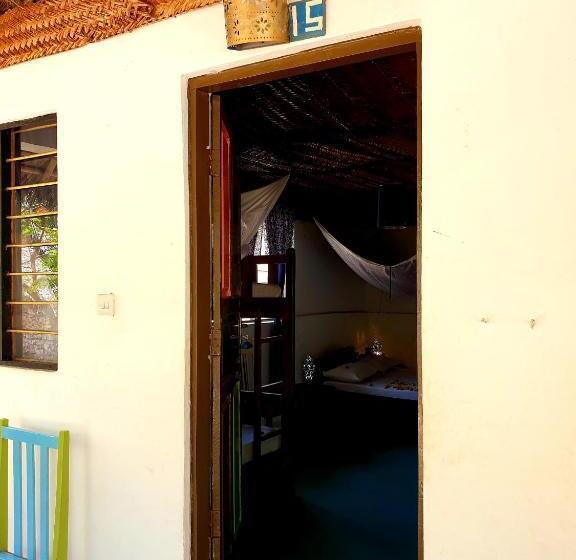 جناح جونيور مزوَّد بتراس, Fontaine Garden Village