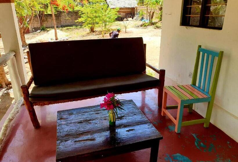 جناح جونيور مزوَّد بتراس, Fontaine Garden Village