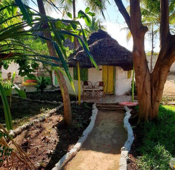 بنجلو ديلوكس, Fontaine Garden Village