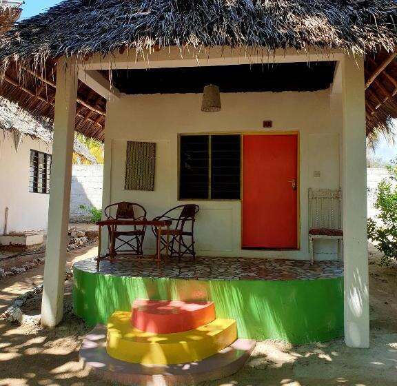 بنجلو قياسى مطلّ علي الحديقة, Fontaine Garden Village