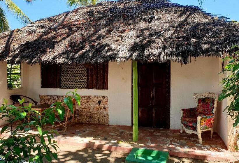 بنجلو قياسى مطلّ علي الحديقة, Fontaine Garden Village