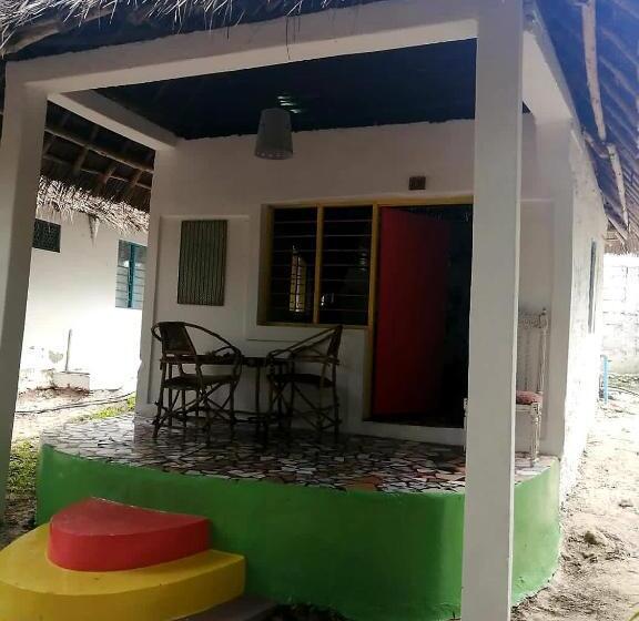 بنجلو قياسى مطلّ علي الحديقة, Fontaine Garden Village