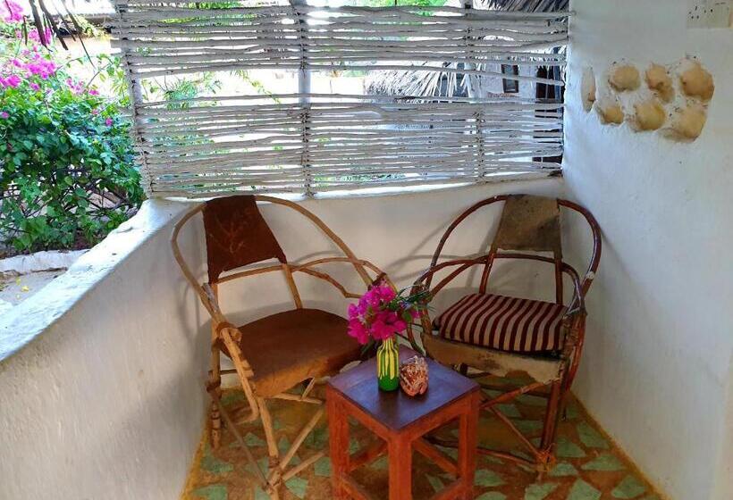 بنجلو قياسى, Fontaine Garden Village