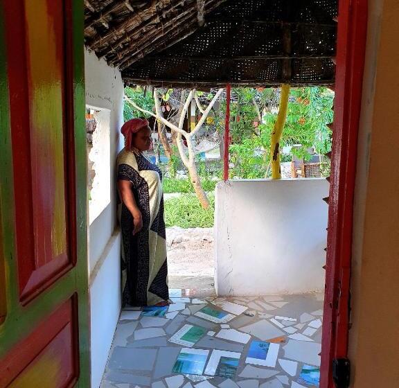 بنجلو قياسى, Fontaine Garden Village