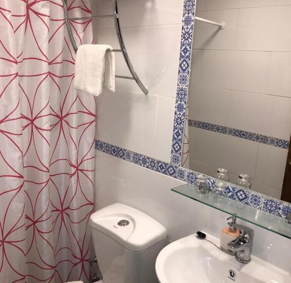 اتاق استاندارد, Luanco