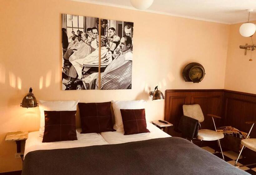 جناح جونيور, Rørvig Centret