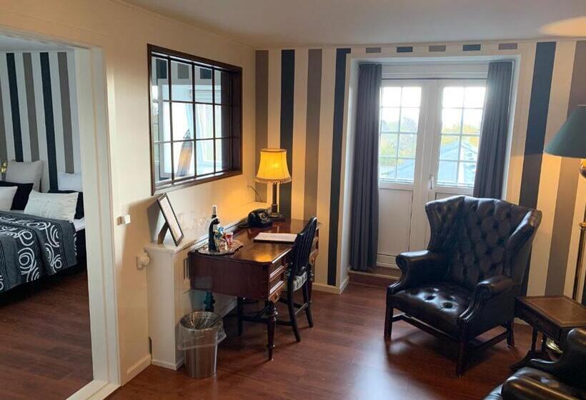 جناح جونيور, Rørvig Centret