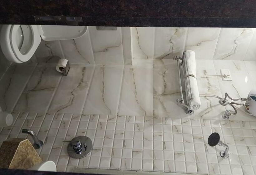 デラックスルーム, Sanjary Palace