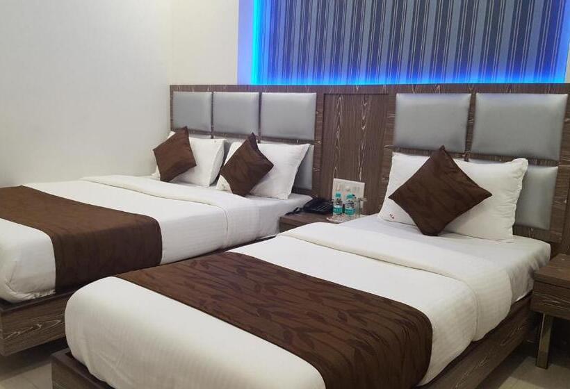 デラックストリプルルーム, Sanjary Palace