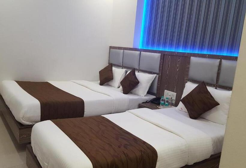 デラックストリプルルーム, Sanjary Palace