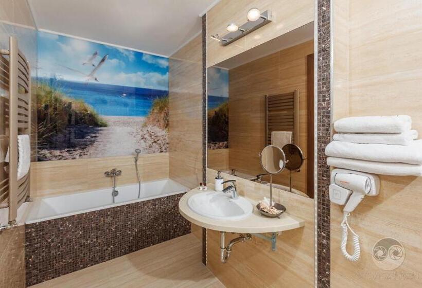 Superior suite with balcony, Spa Activia