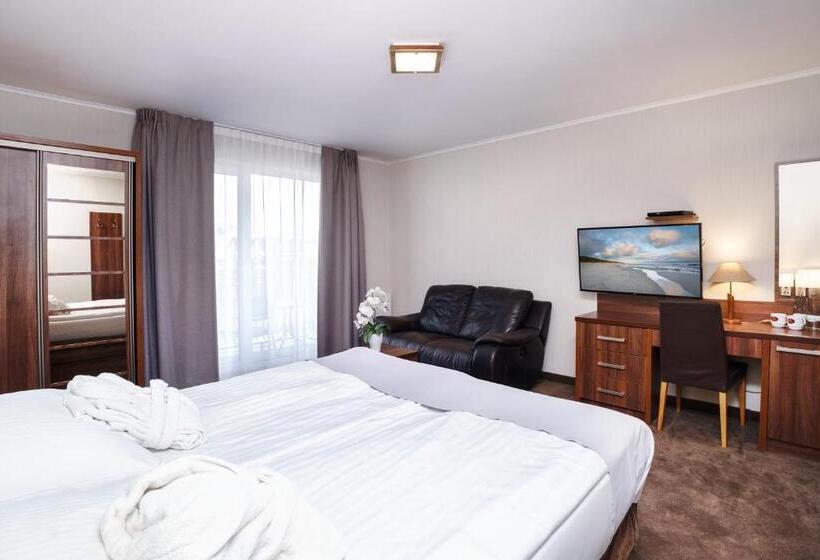 Superior suite with balcony, Spa Activia