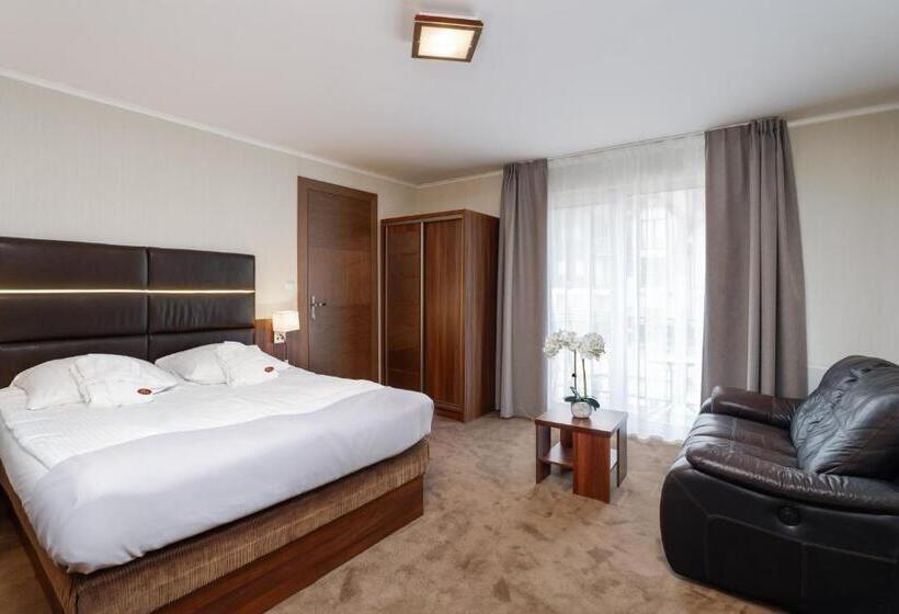 Superior suite with balcony, Spa Activia