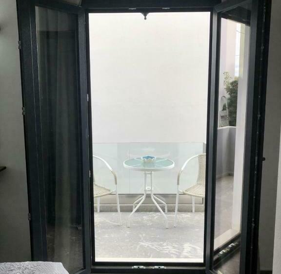 סטודיו סטנדרטי נוף לגינה, Olga Studios