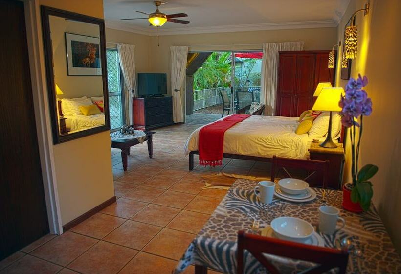 スタンダードスタジオ, Easy Five Guest House