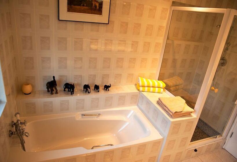 キングサイズベッドのスタンダードルーム, Easy Five Guest House