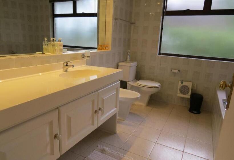 キングサイズベッドのスタンダードルーム, Easy Five Guest House