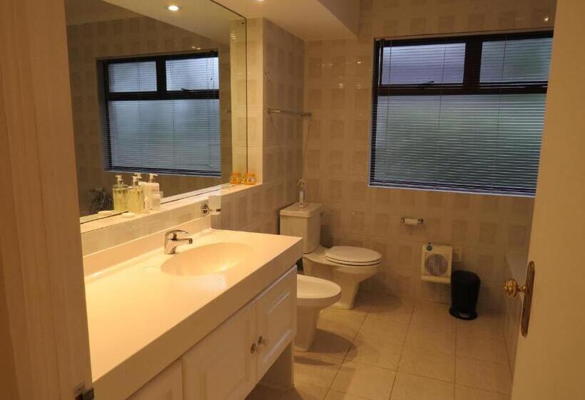 キングサイズベッドのスタンダードルーム, Easy Five Guest House