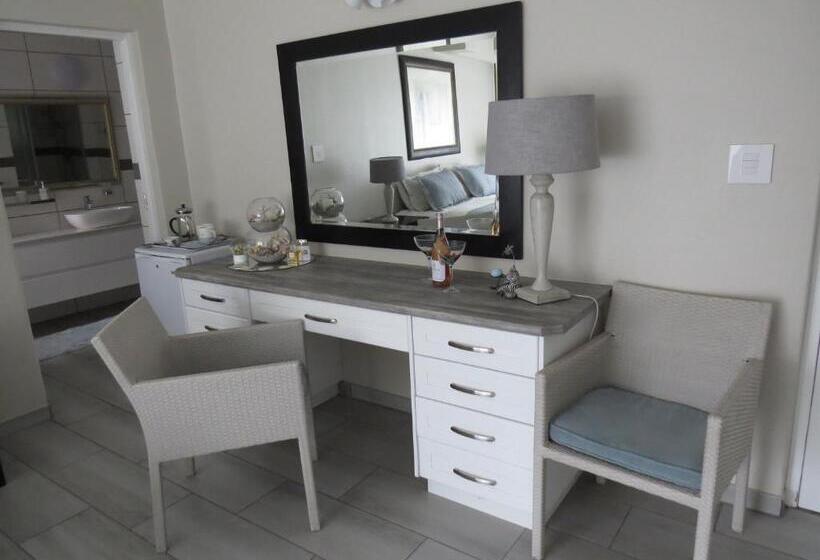 キングサイズベッドのデラックスルーム, Easy Five Guest House