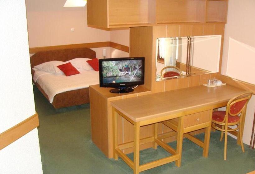 غرفة قياسية ثلاثية, Pansion Maltar Varaždin