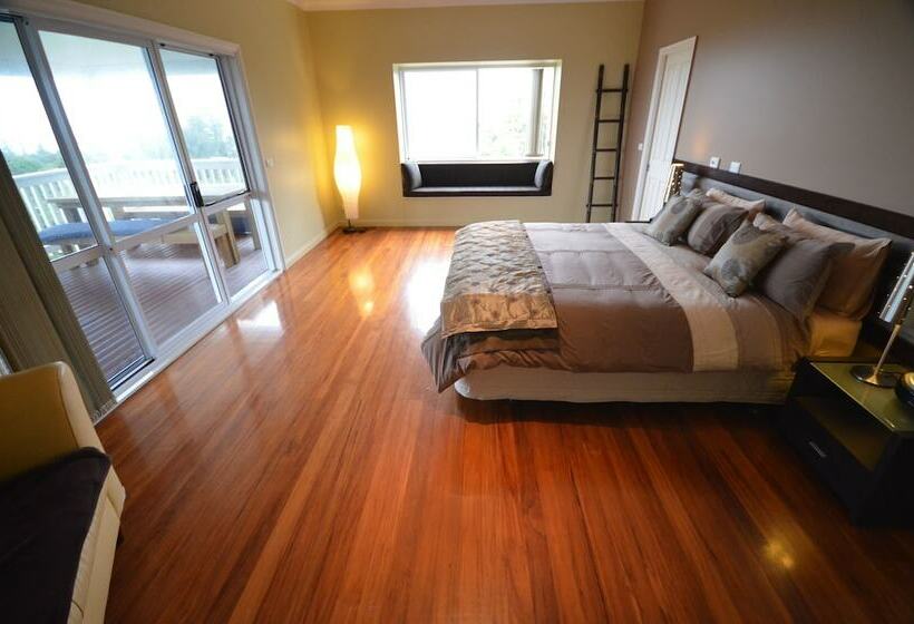 خانه 1 خوابه, The White House