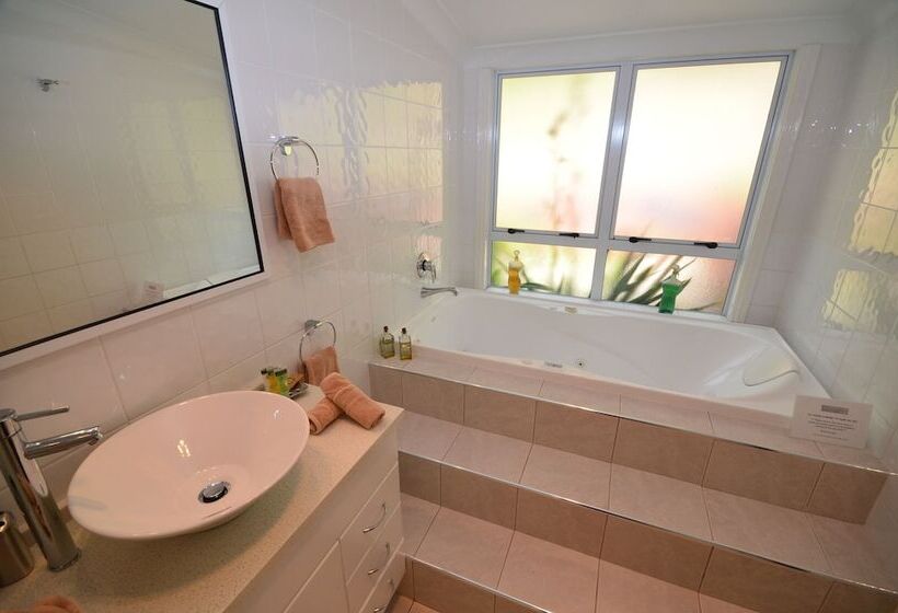 خانه 1 خوابه, The White House