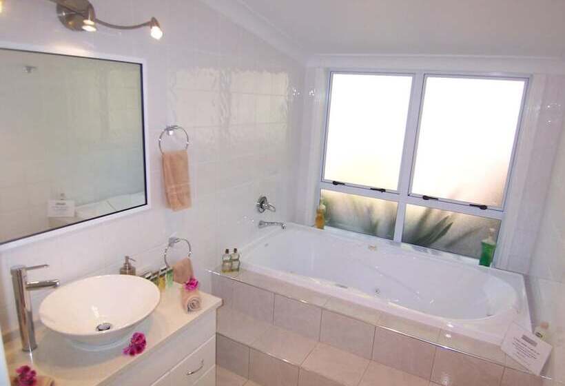 خانه 1 خوابه, The White House