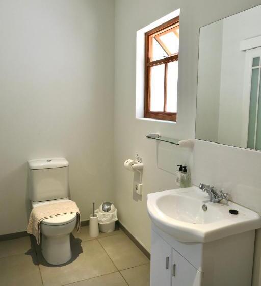 شقة غرفة واحدة, Raptor Rise