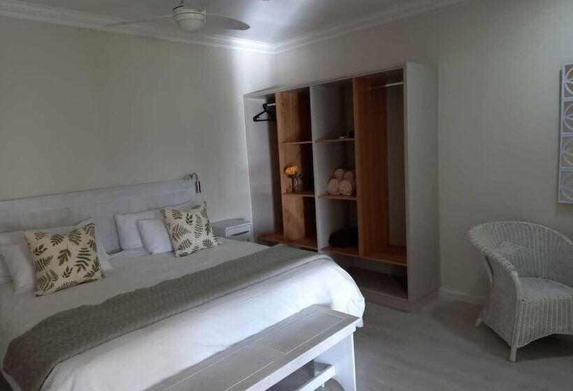 شقة غرفة واحدة, Raptor Rise