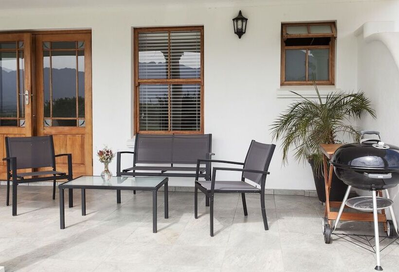 شقة غرفة واحدة, Raptor Rise