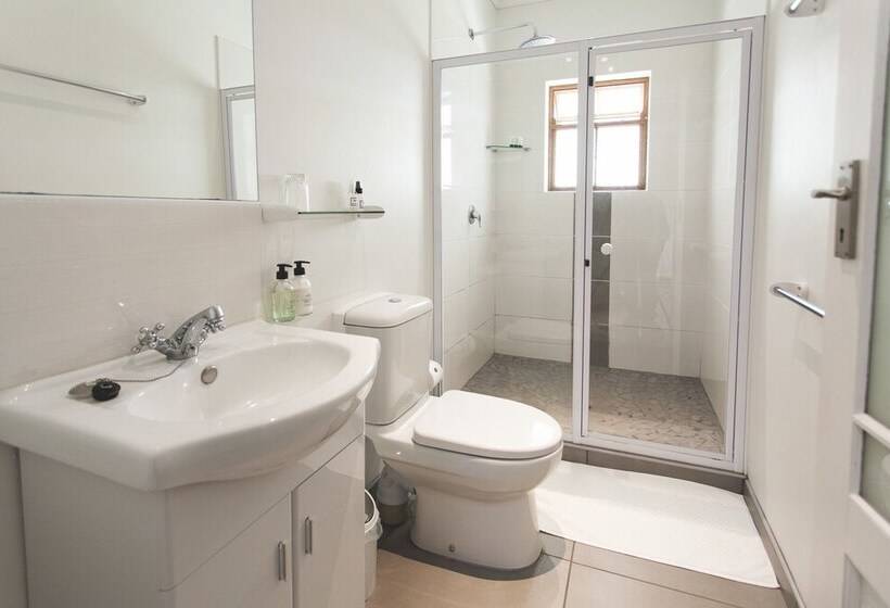 شقة غرفة واحدة, Raptor Rise