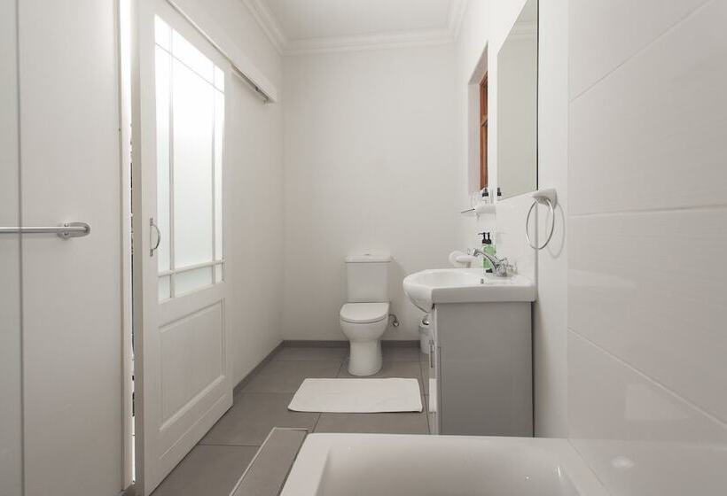 شقة غرفة واحدة, Raptor Rise