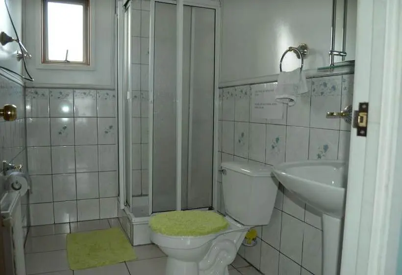 اتاق استاندارد با سرویس بهداشتی مشترک, Hostal Arkya   Adults Only