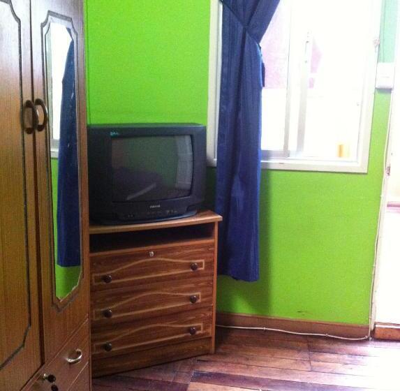 اتاق استاندارد با سرویس بهداشتی مشترک, Hostal Tricontinental